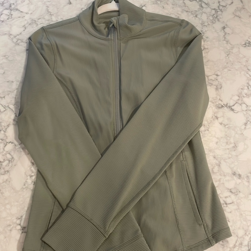 NWOT slim fit yoga zip up